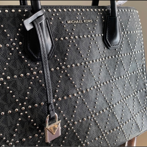 ❌ SOLD 
NWT Michael Kors Mercer Stud Grommet Large Tote - Picture 2 of 3